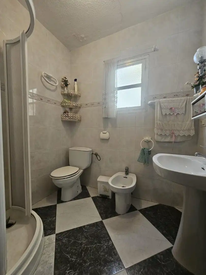 Baño de Casa o chalet en venta en Alcolea con Terraza, Trastero y Amueblado