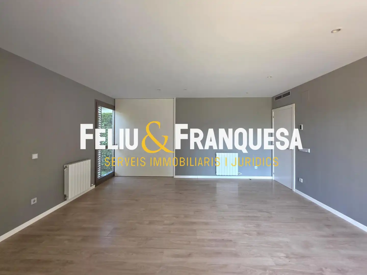 Vista exterior de Piso en venta en Sant Cugat del Vallès con Calefacción, Jardín privado y Terraza
