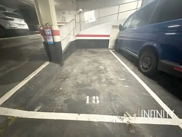 Parking de Piso de alquiler en Bilbao  con Calefacción