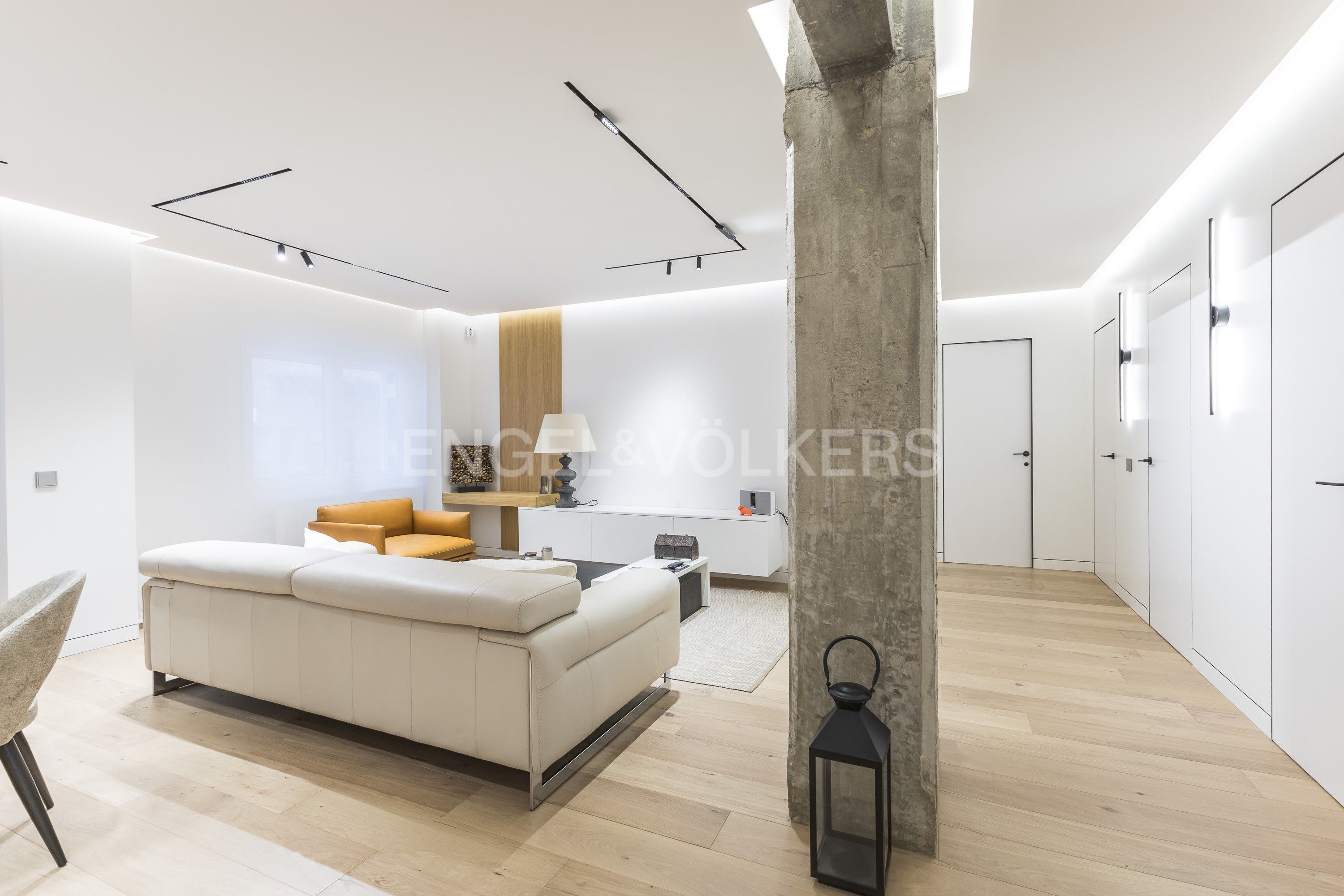 Apartment for sale in  Madrid Capital  with Air Conditioner, Heating and Storage room