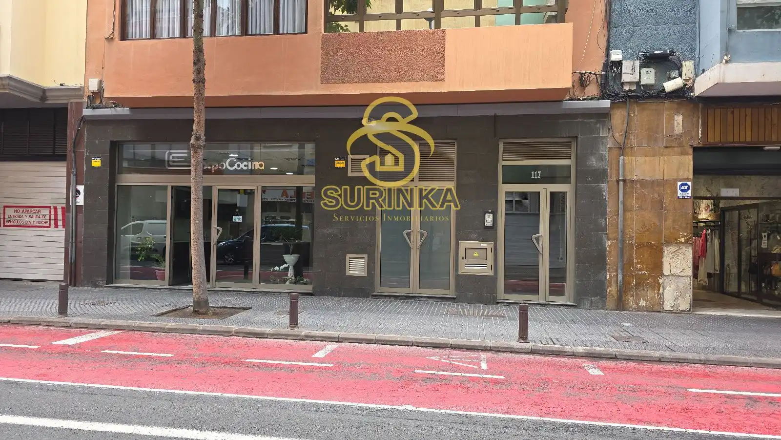 Business premises for sale in León y Castillo, imagen 4