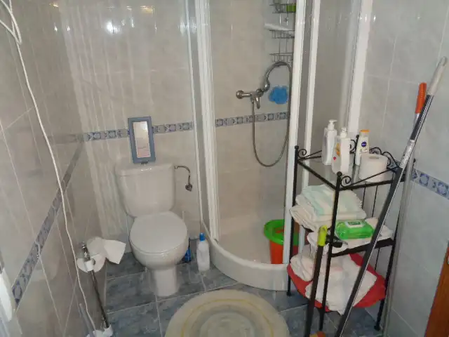 Baño de Casa o chalet en venta en Navamorcuende con Aire acondicionado, Jardín privado y Trastero