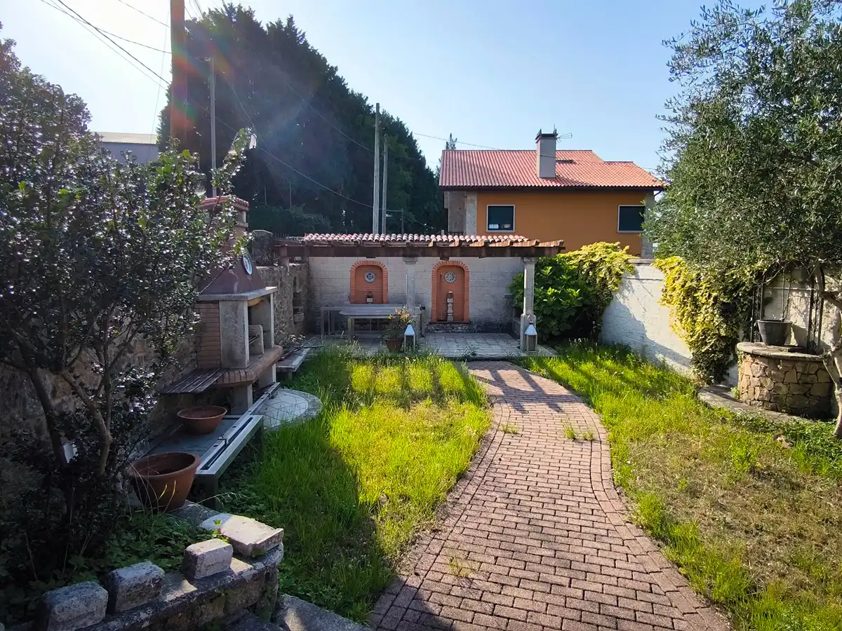 Casa o chalet en venta en Vilagarcía de Arousa con Calefacción, Jardín privado y Parquet