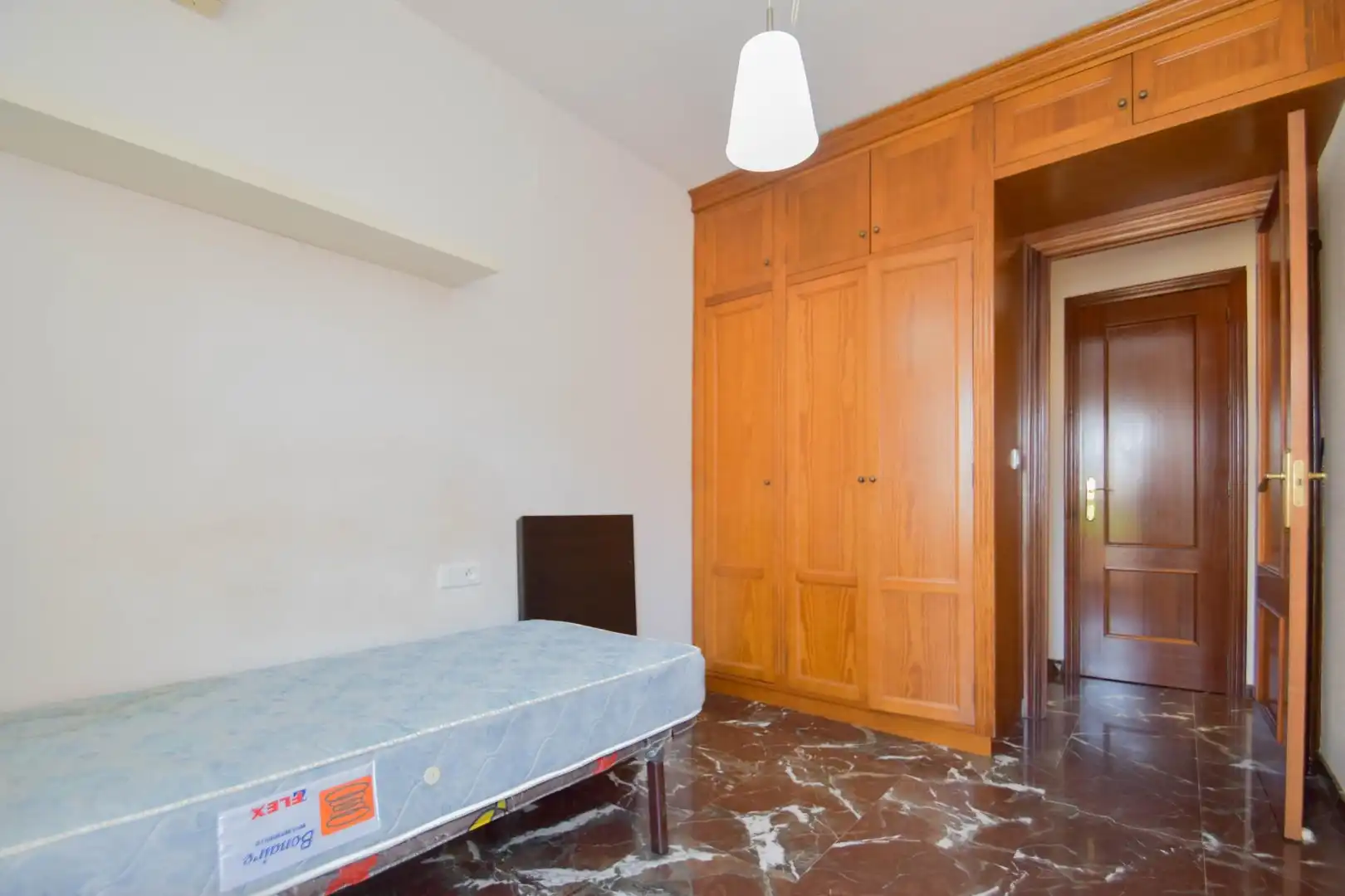 Habitación de Piso en venta en Granada con Aire acondicionado, Calefacción y Terraza