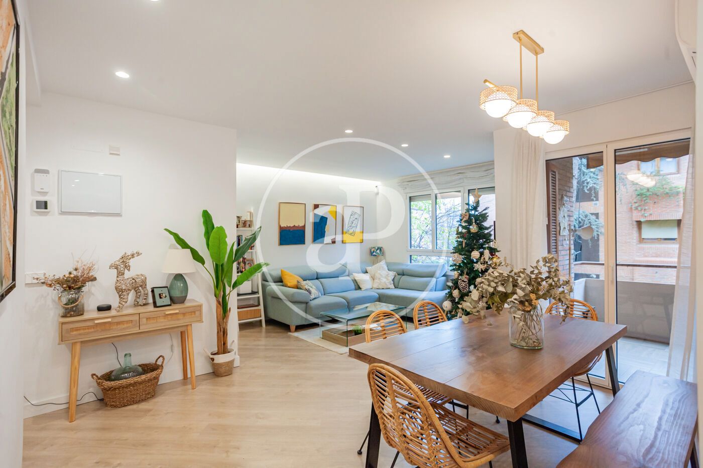 Living room of Flat for sale in Pozuelo de Alarcón  with Air Conditioner, Heating and Private garden