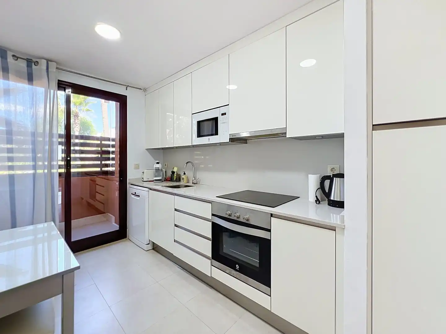 Cuina de Apartament en venda en Benahavís amb Aire condicionat i Terrassa