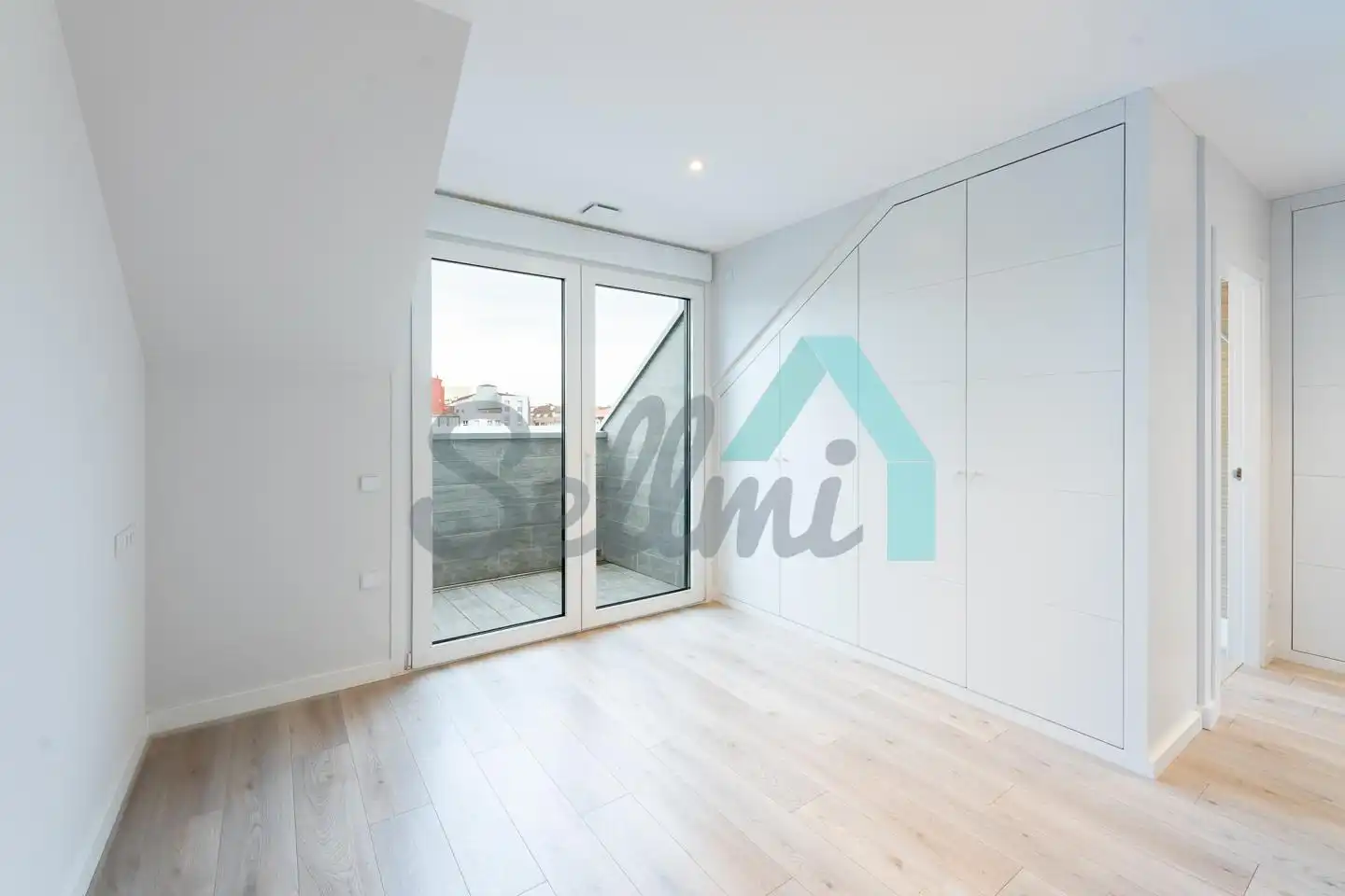 Attic for rent in Rendueles Llanos, Ceares