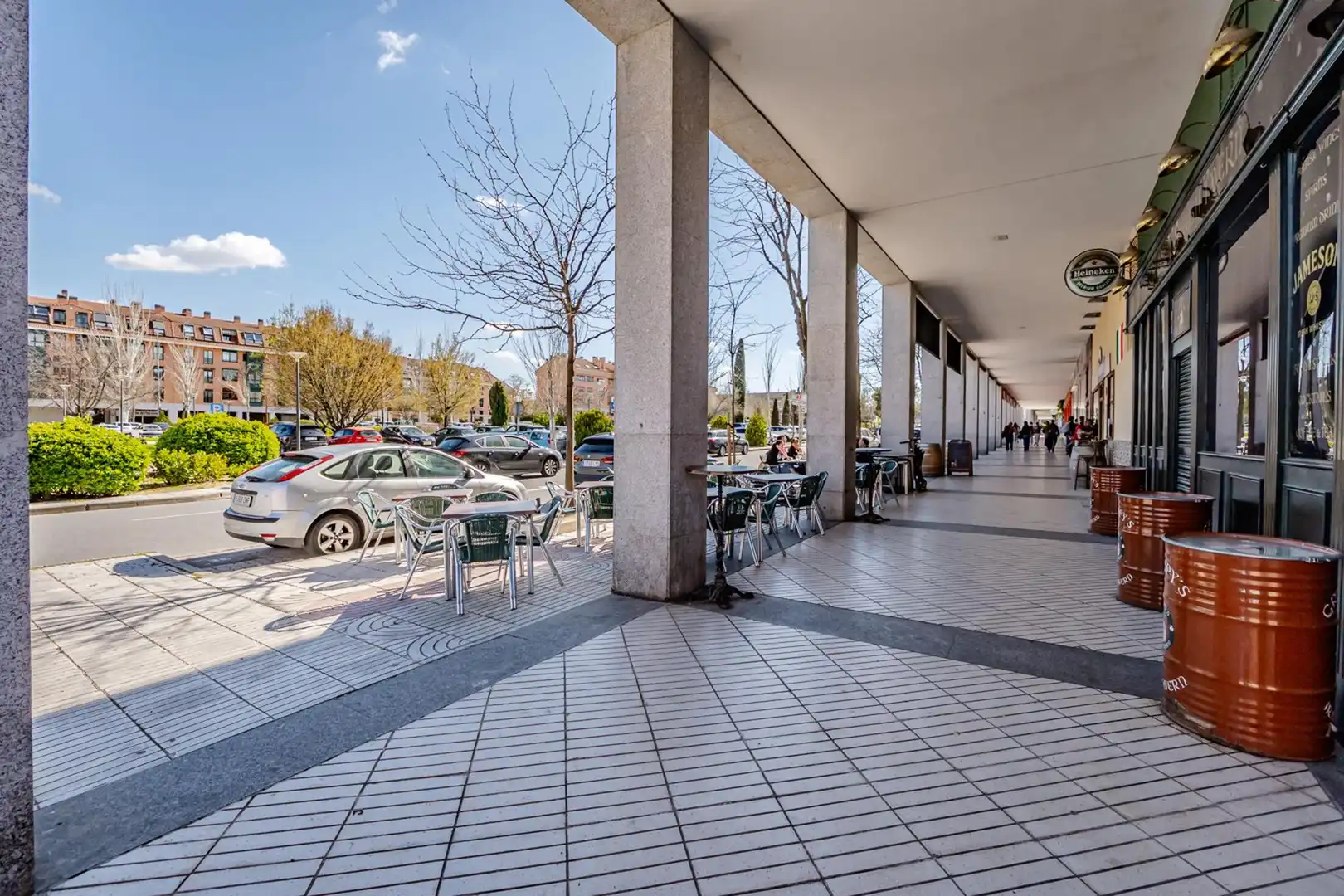 Außenansicht von Wohnung zur Miete in Las Rozas de Madrid mit Klimaanlage, Heizung und Privatgarten