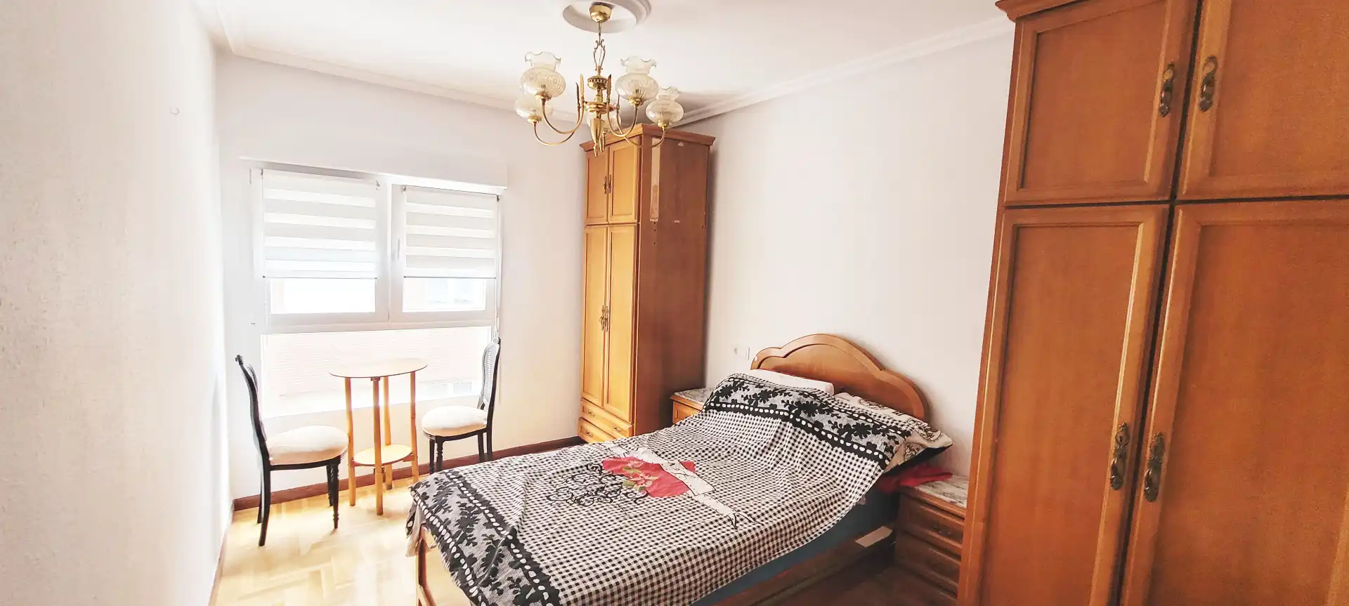 Dormitori de Pis en venda en Gijón  amb Calefacció i Parquet