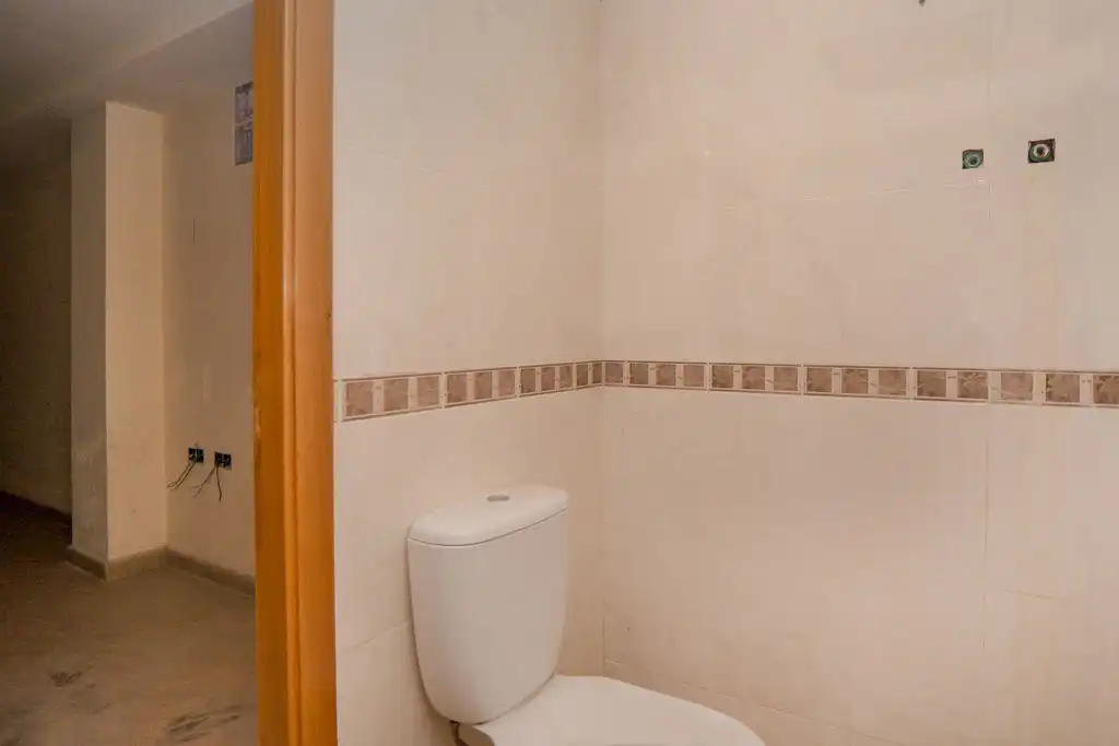 Baño de Local en venta en Murcia