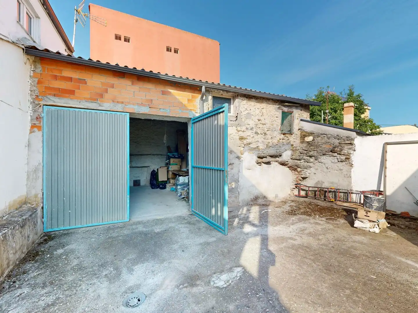 Vista exterior de Casa o xalet en venda en Foz amb Calefacció, Jardí privat i Terrassa