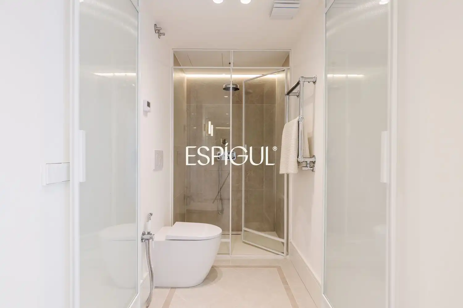 Badezimmer von Wohnung zum Verkauf in Madrid mit Klimaanlage, Heizung und Terrasse