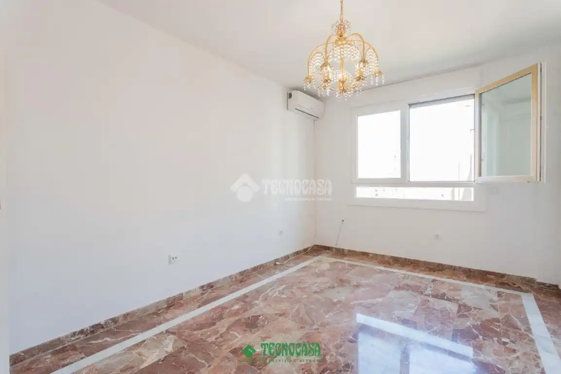 Habitación de Piso en venta en Almería con Aire acondicionado