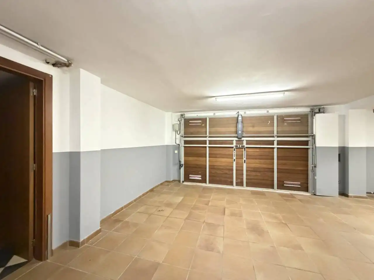 Parking de Casa o chalet de alquiler en Quart con Aire acondicionado, Calefacción y Jardín privado