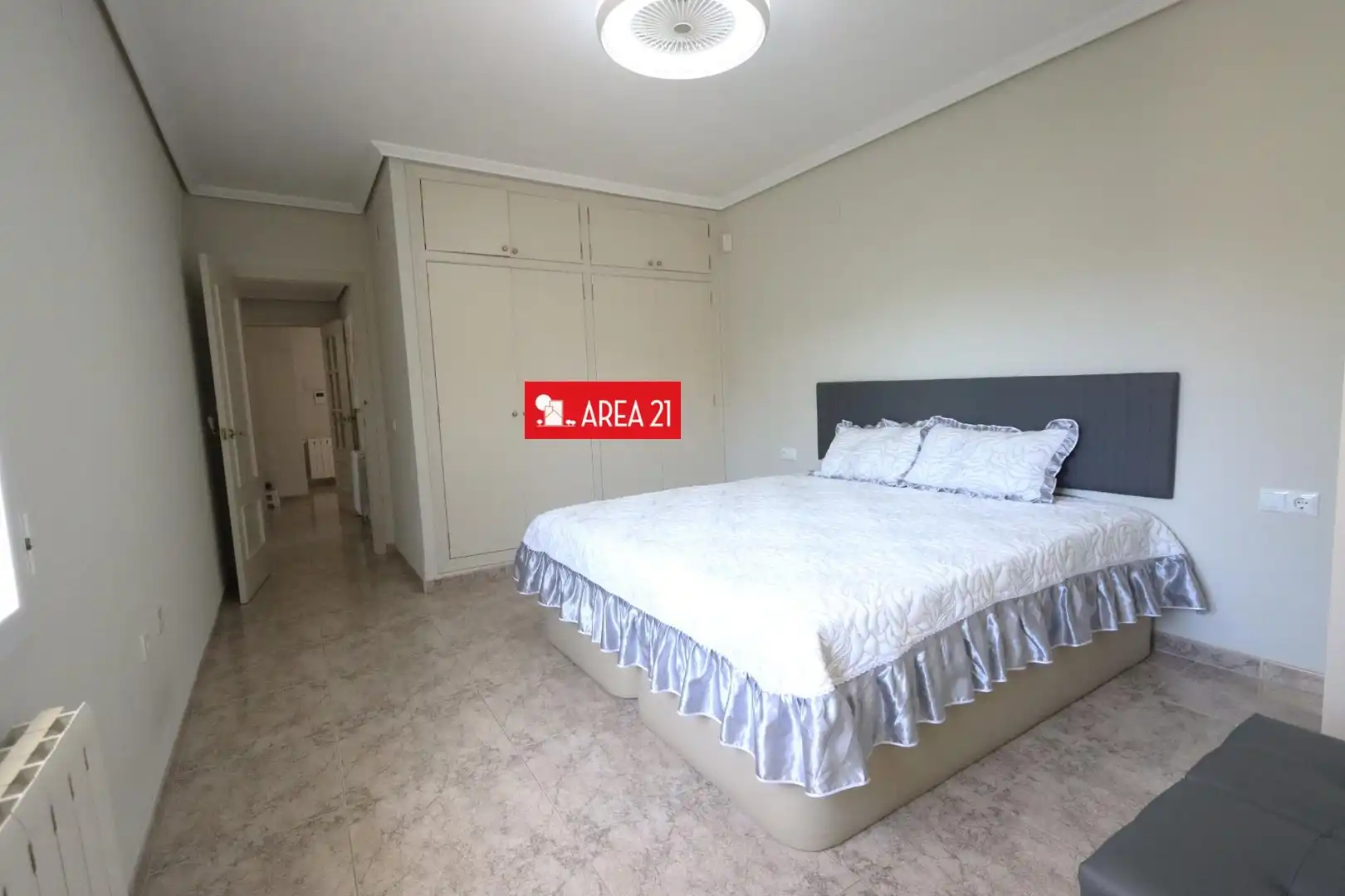 Bedroom of Houses for sale in La Pobla de Vallbona  with Heating, Terrace and Storage room