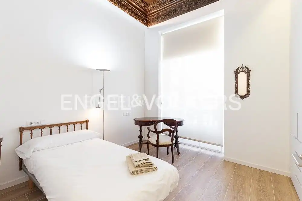 Bedroom of Flat for rent in Valencia  with Air Conditioner, Heating and Furnished
