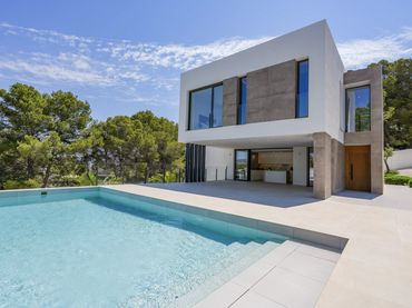 Chalet con piscina en venta en Casco Urbano