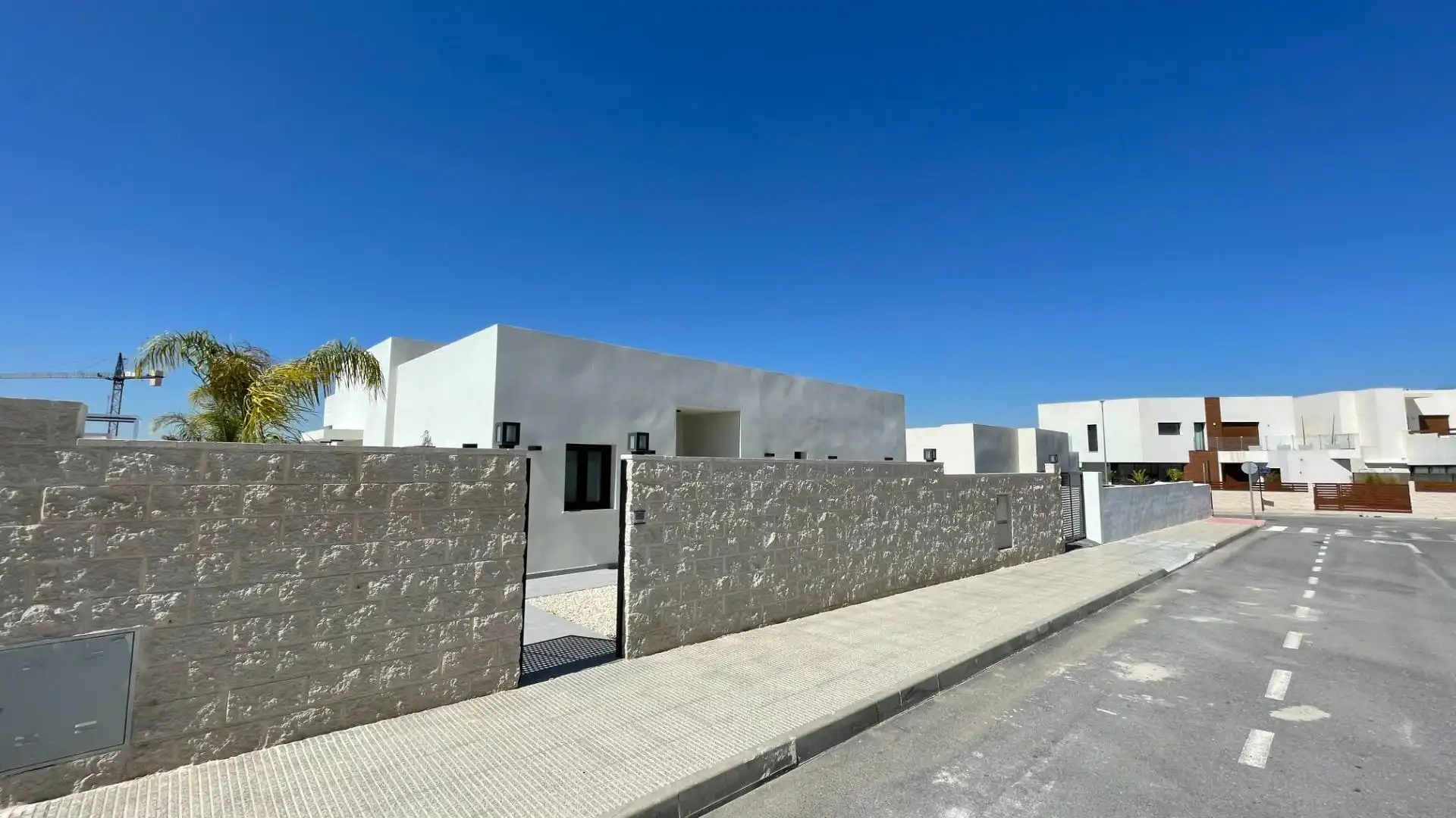 Vista exterior de Casa o xalet en venda en Rojales amb Jardí privat, Terrassa i Piscina