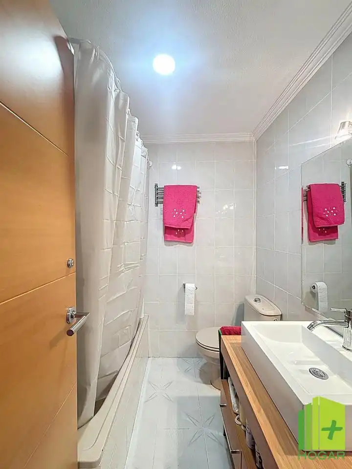 Baño de Ático de alquiler en Jaén con Aire acondicionado, Terraza y Amueblado