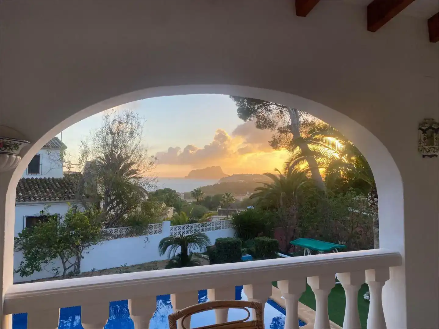 Vista exterior de Casa o xalet en venda en Moraira amb Piscina i Balcó