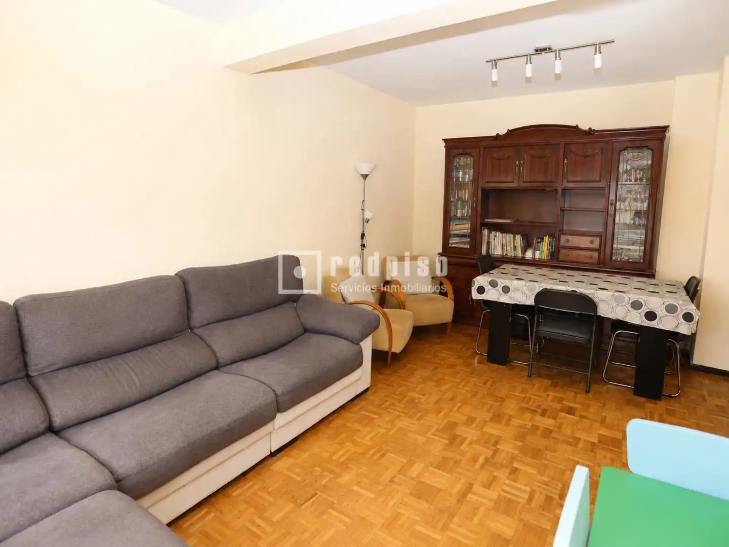 Habitación de Piso en venta en Madrid con Calefacción, Parquet y Terraza