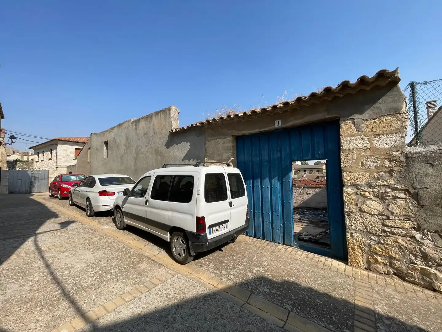 Aparcament de Finca rústica en venda en Palenzuela amb Moblat, Forn i Rentadora