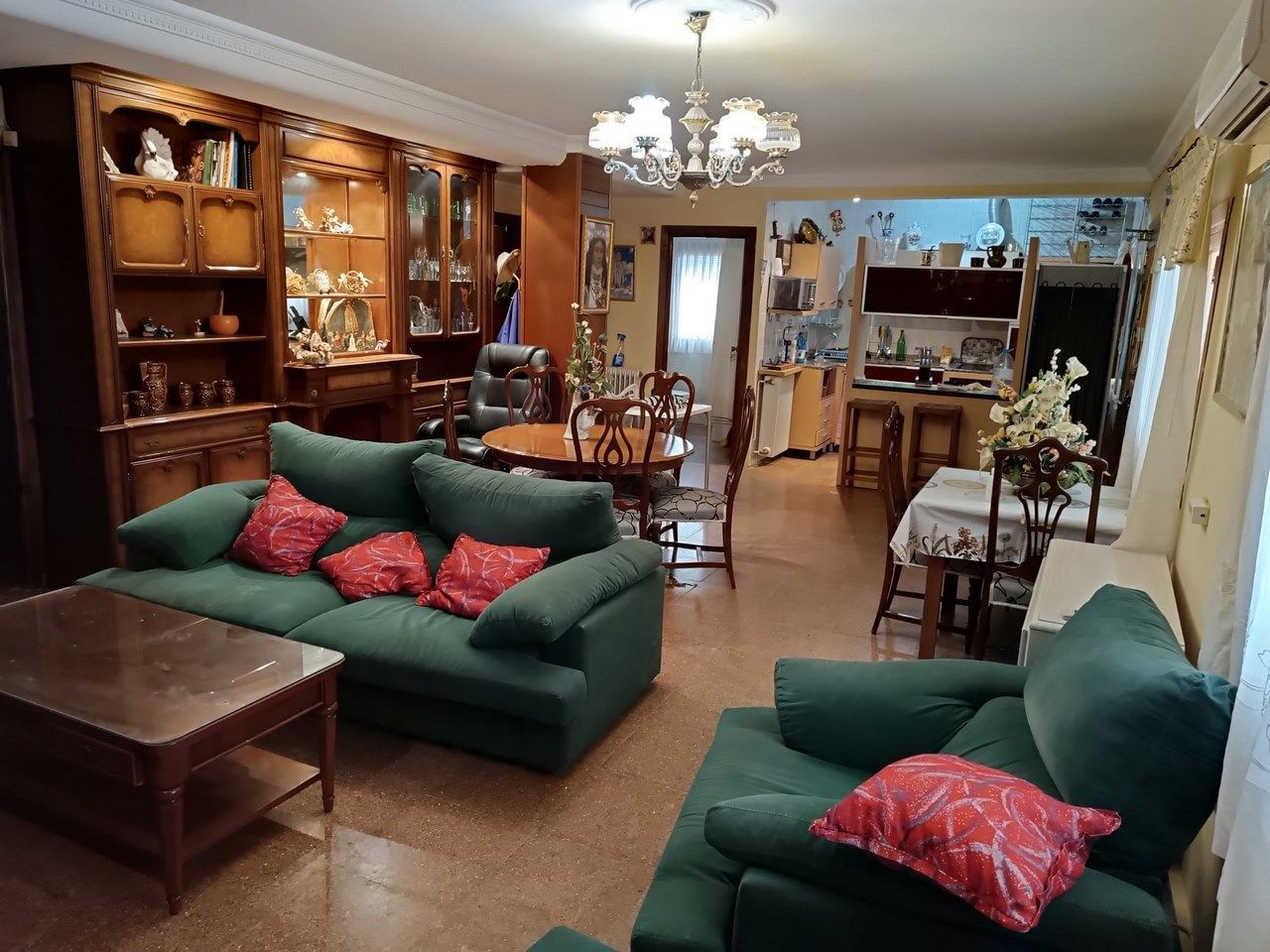 Sala d'estar de Casa o xalet en venda en Yecla amb Aire condicionat, Calefacció i Jardí privat
