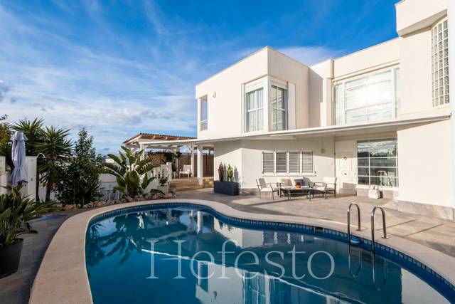 Casa-chalet en Venta en El Paraíso - Los Almendros