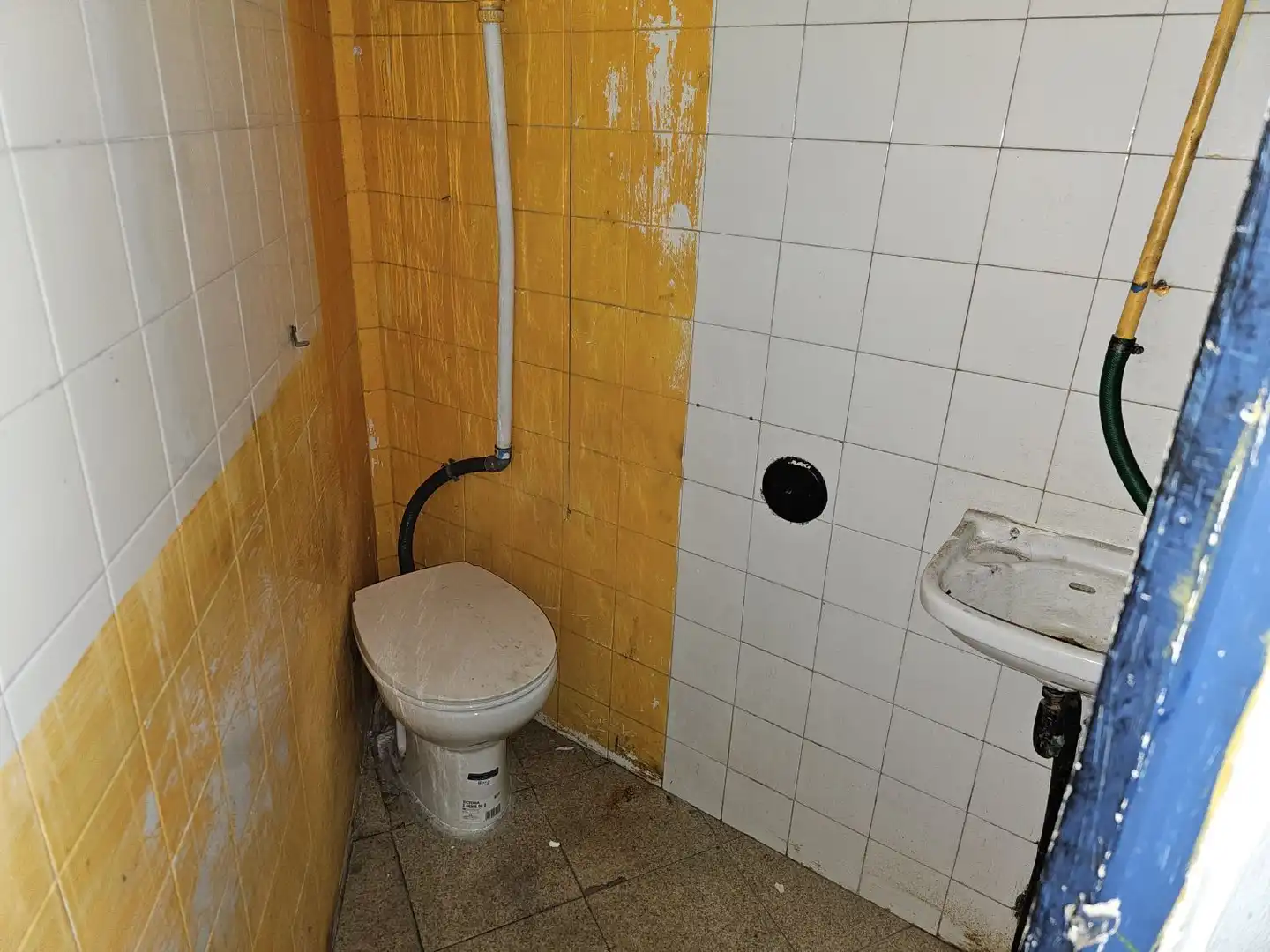 Bathroom of Commercial properties for sale in A Coruña Capital 