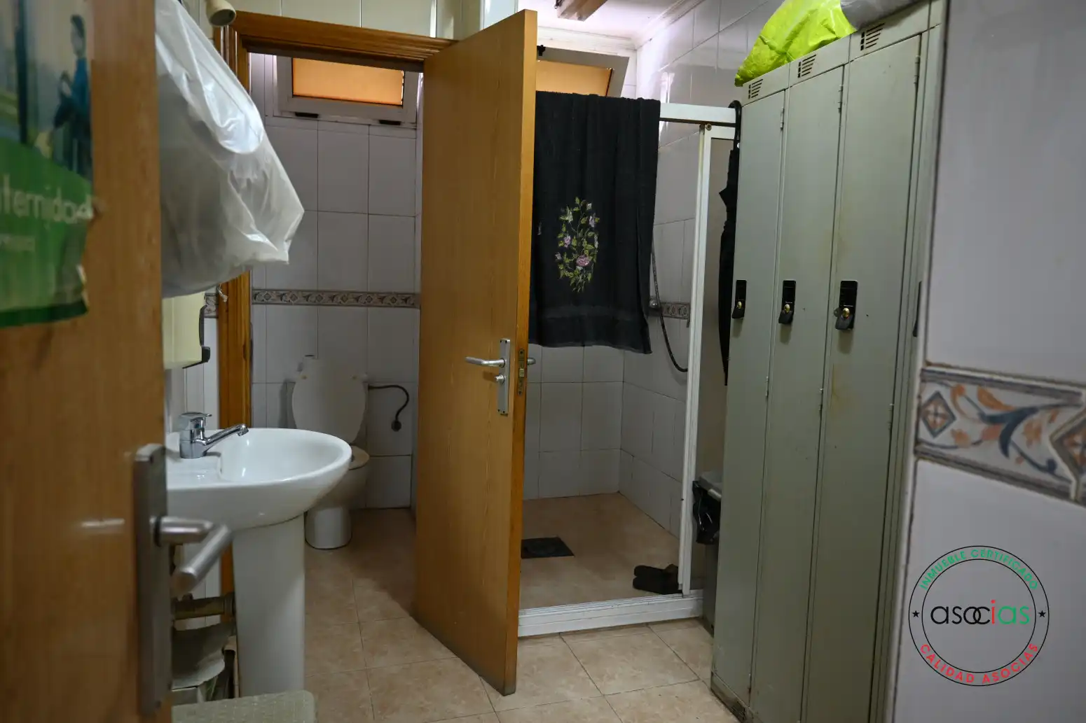 Bany de Local de lloguer en Gijón 