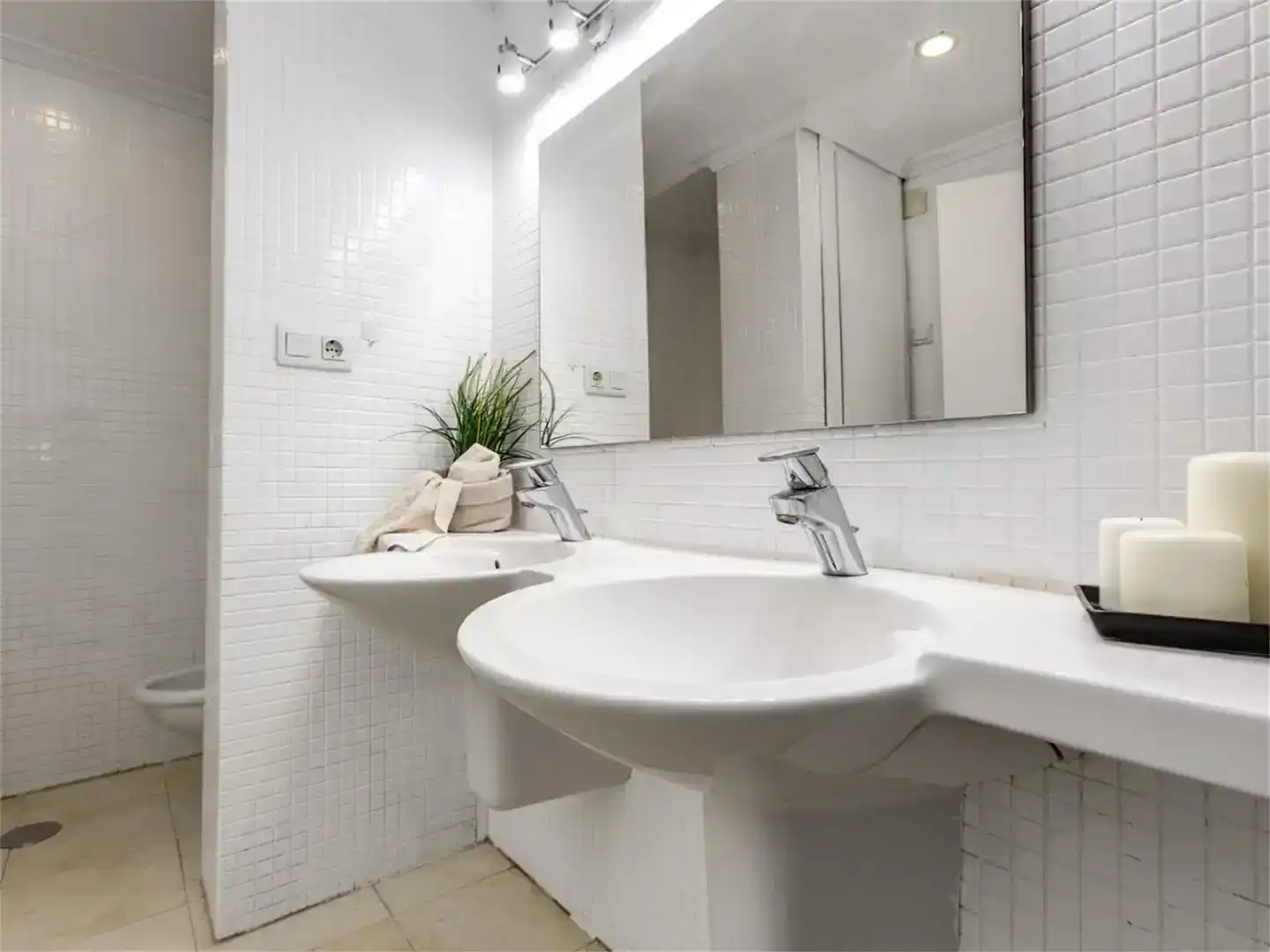Badezimmer von Wohnung zur Miete in Alicante / Alacant mit Klimaanlage und Balkon
