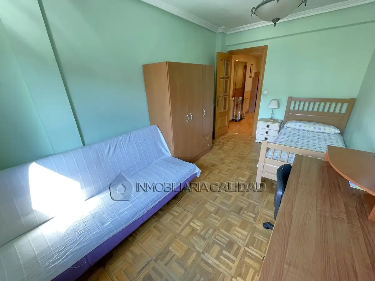 Bedroom of Flat for rent in Burgos  with Heating, Terrace and Furnished