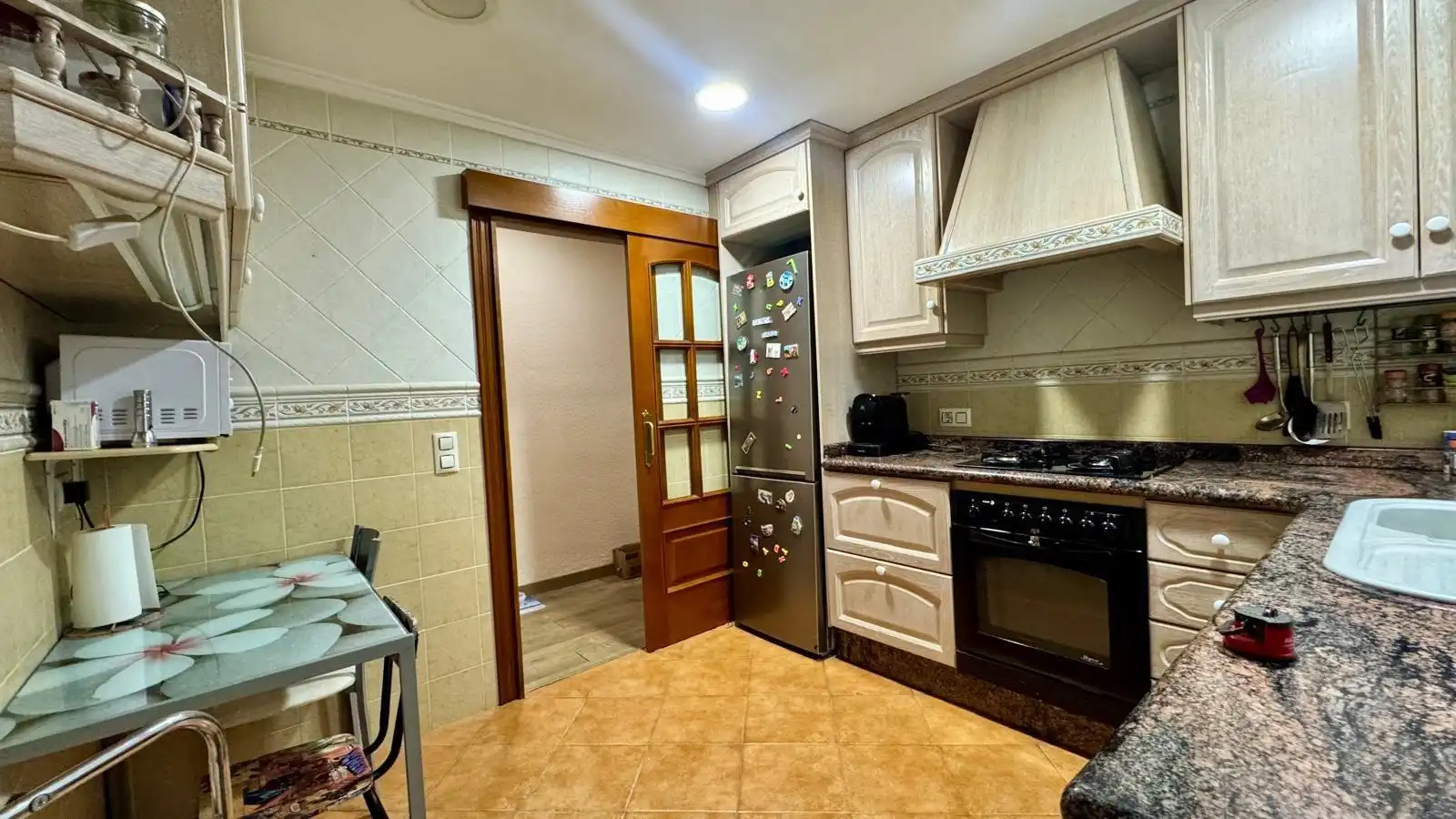 Kitchen of Flat for share in Burjassot  with Air Conditioner, Heating and Balcony