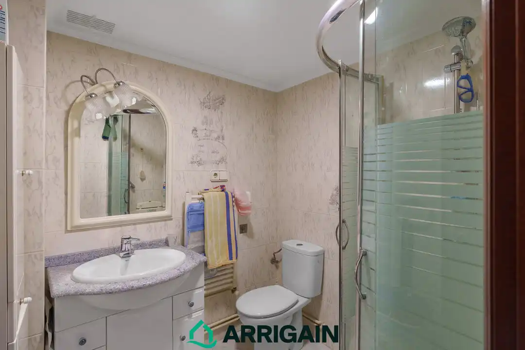 Baño de Piso en venta en Donostia - San Sebastián  con Calefacción y Terraza