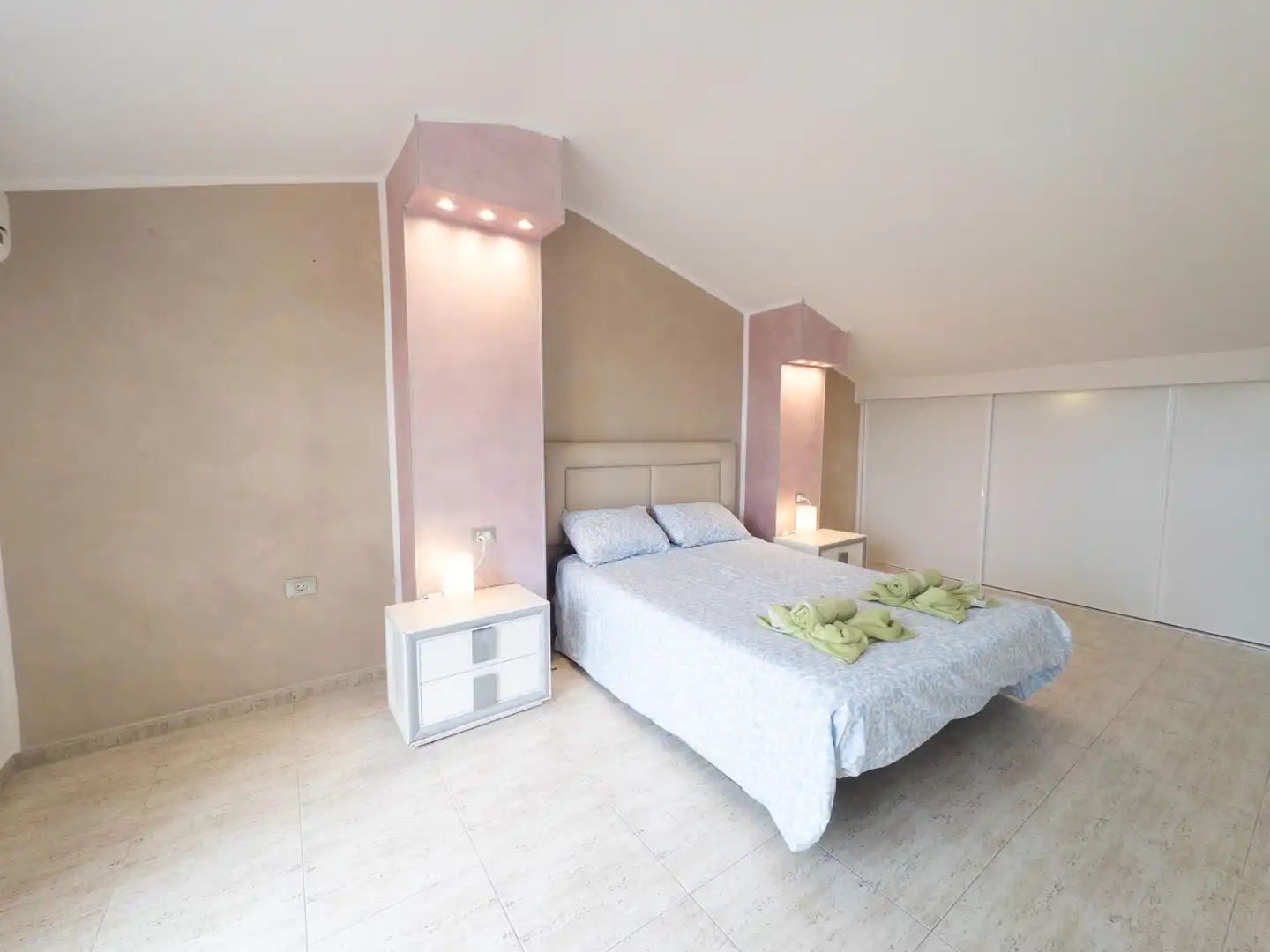 Habitación de Dúplex en venta en Adeje con Aire acondicionado, Jardín privado y Terraza