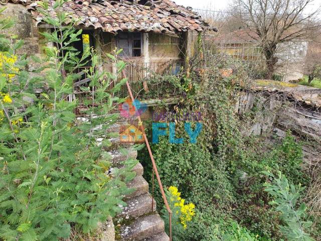 Casa-chalet en Venta en Amoeiro