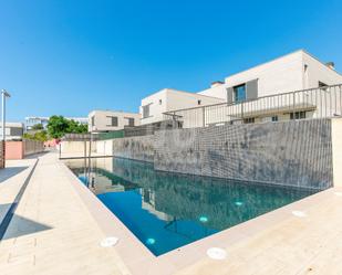Piscina de Casa o xalet en venda en Mataró amb Aire condicionat, Calefacció i Terrassa
