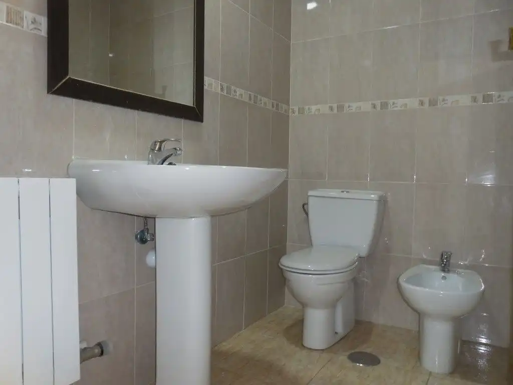 Wohnung zur Miete in Calle Calle Teruel, Avda. De los Ogíjares