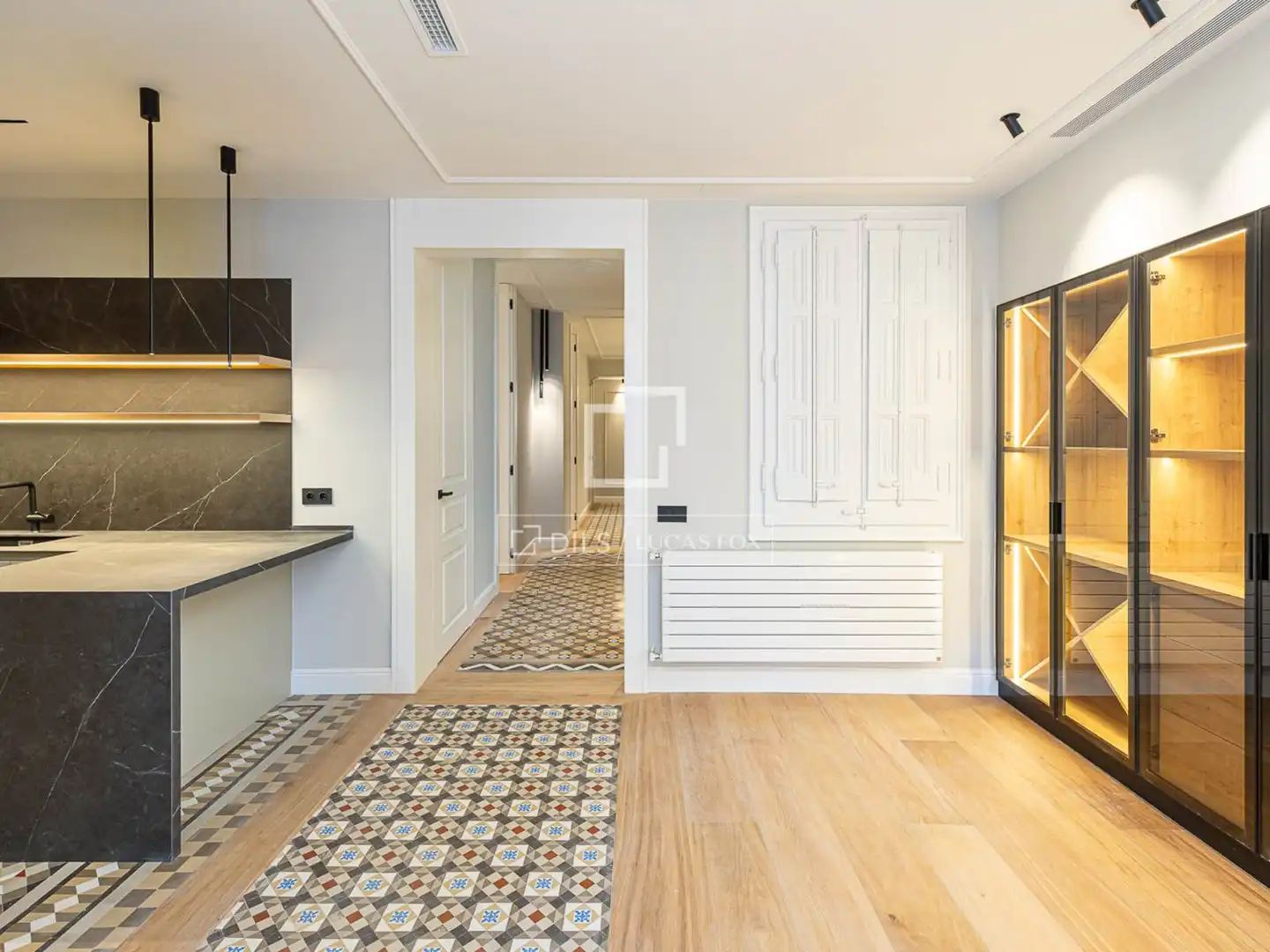 Außenansicht von Wohnung zum Verkauf in Barcelona mit Klimaanlage, Heizung und Balkon