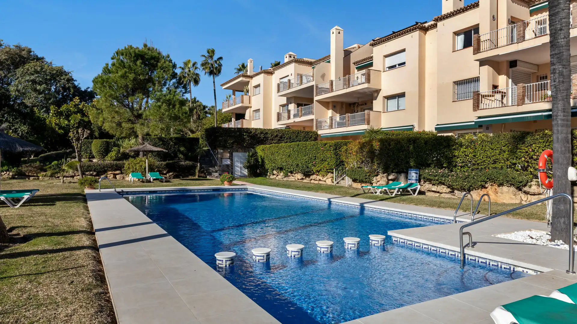Apartament amb piscina en venda a Nueva Andalucía, imagen 4