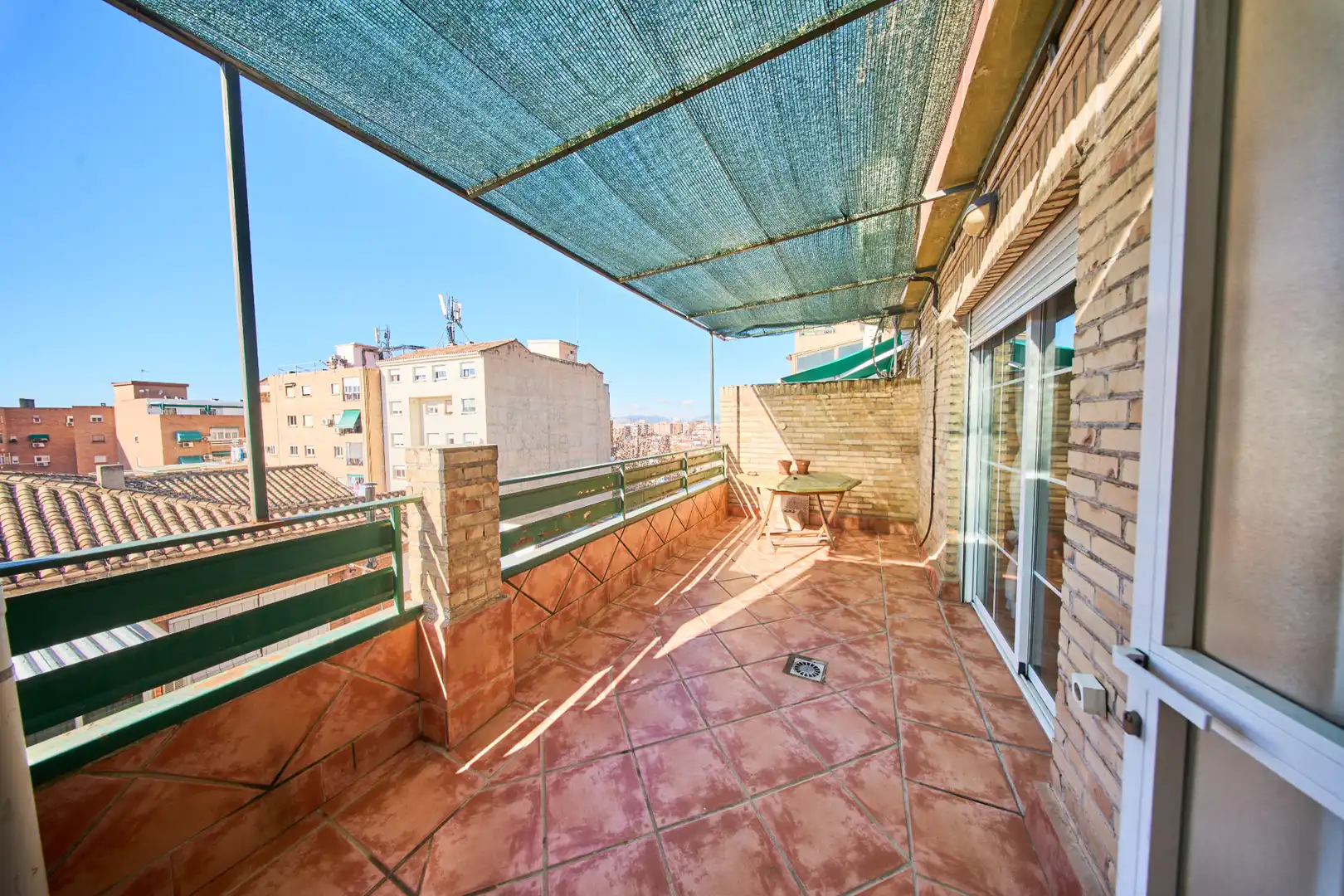 Terraza de Ático en venta en Granada con Calefacción, Terraza y Amueblado