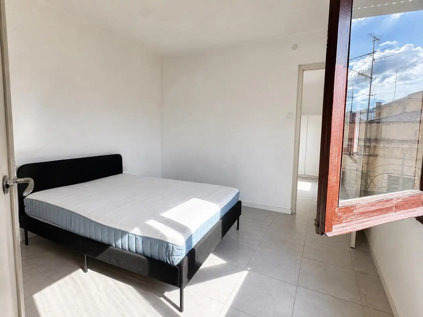 Habitación de Piso de alquiler en L'Hospitalet de Llobregat con Amueblado