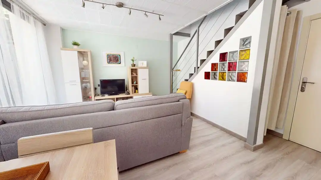 Sala d'estar de Pis en venda en Madrid amb Jardí privat i Moblat