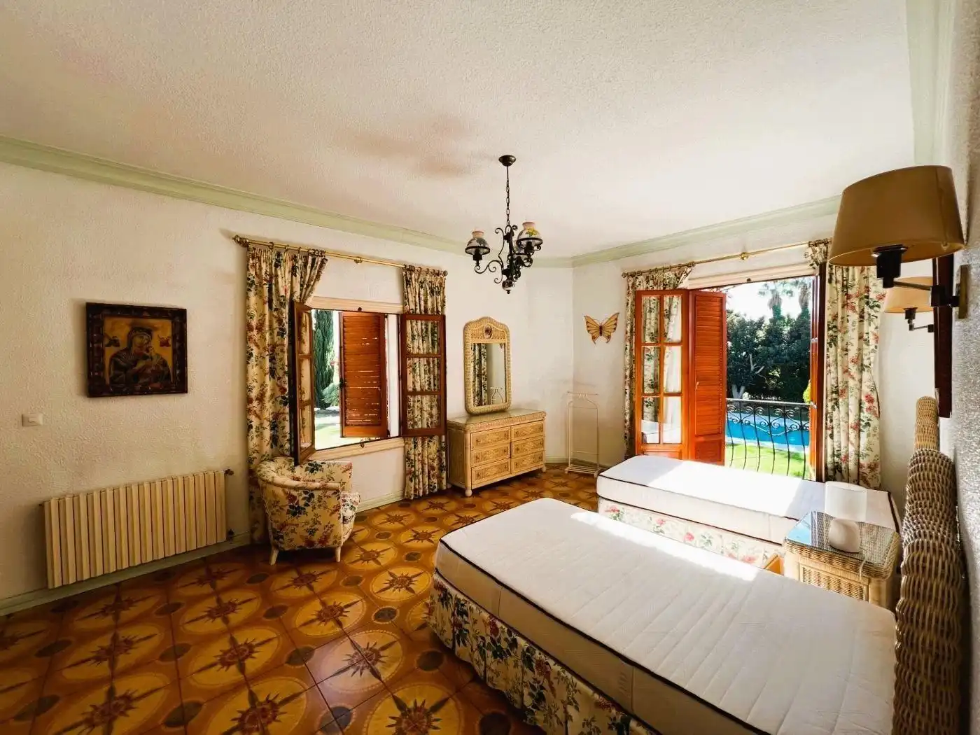 Schlafzimmer von Country house zum Verkauf in Novelda mit Klimaanlage, Heizung und Privatgarten