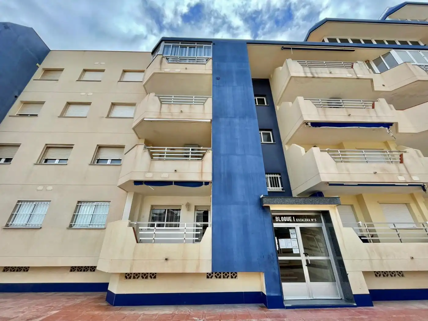 Exterior view of Flat for rent in La Manga del Mar Menor  with Air Conditioner, Terrace and Community pool
