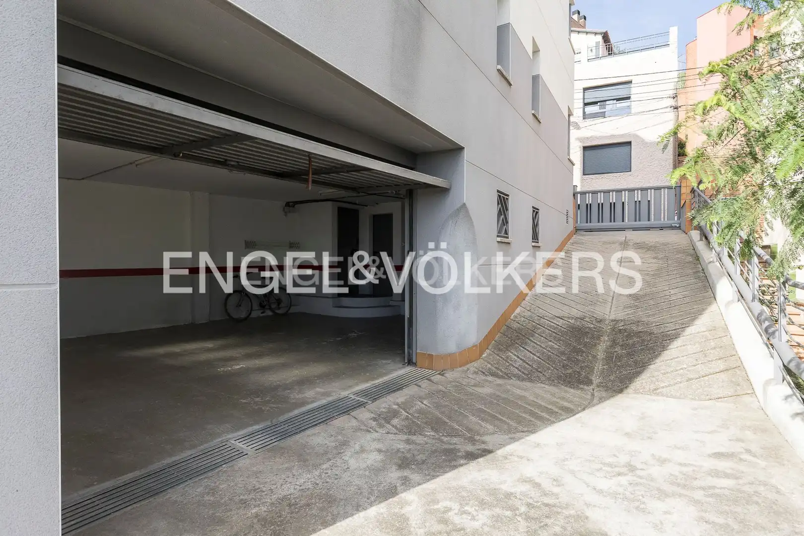 Exterior view of Houses for sale in Barcelona  with Air Conditioner, Heating and Private garden