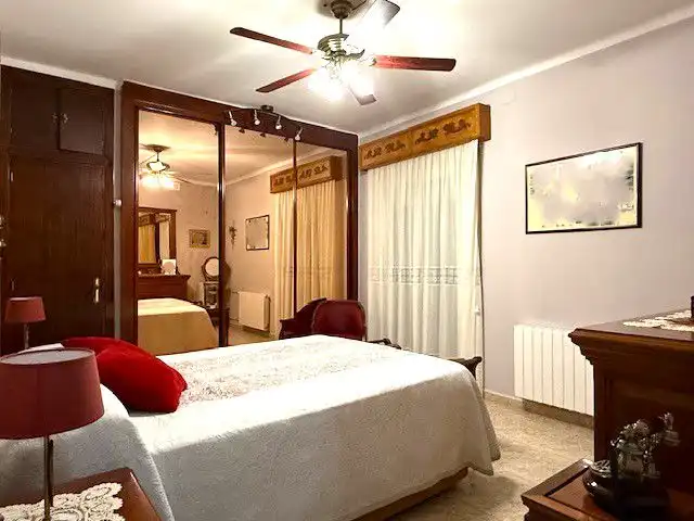 Schlafzimmer von Wohnung zum Verkauf in Sant Boi de Llobregat mit Klimaanlage, Heizung und Terrasse