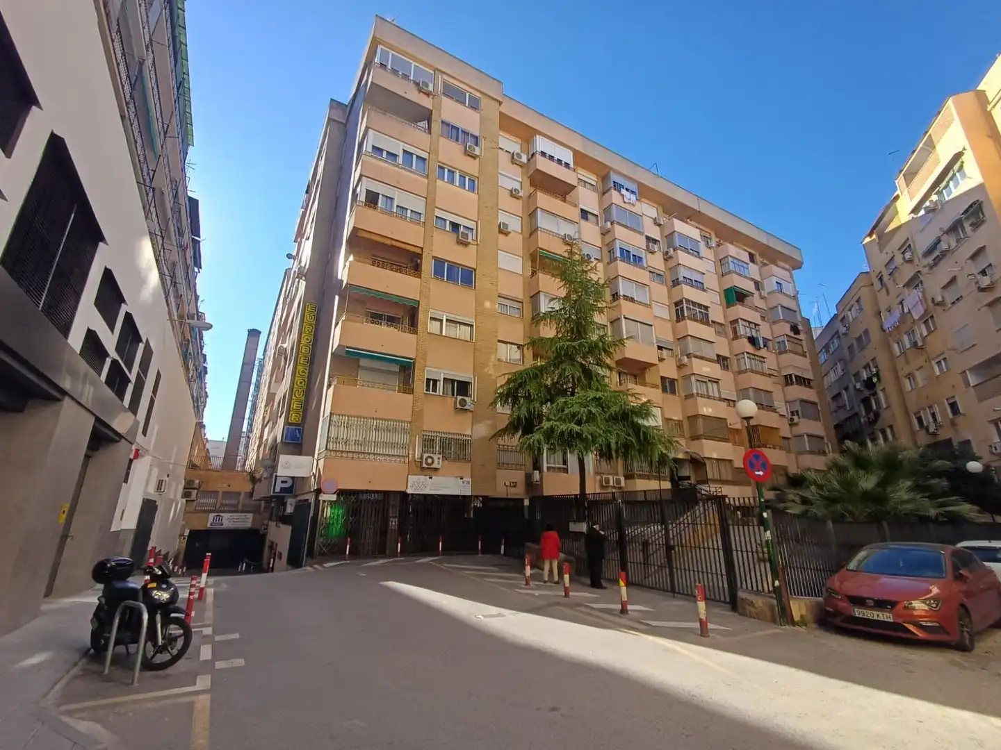 Exterior view of Study for rent in Granada  with Air Conditioner, Heating and Furnished