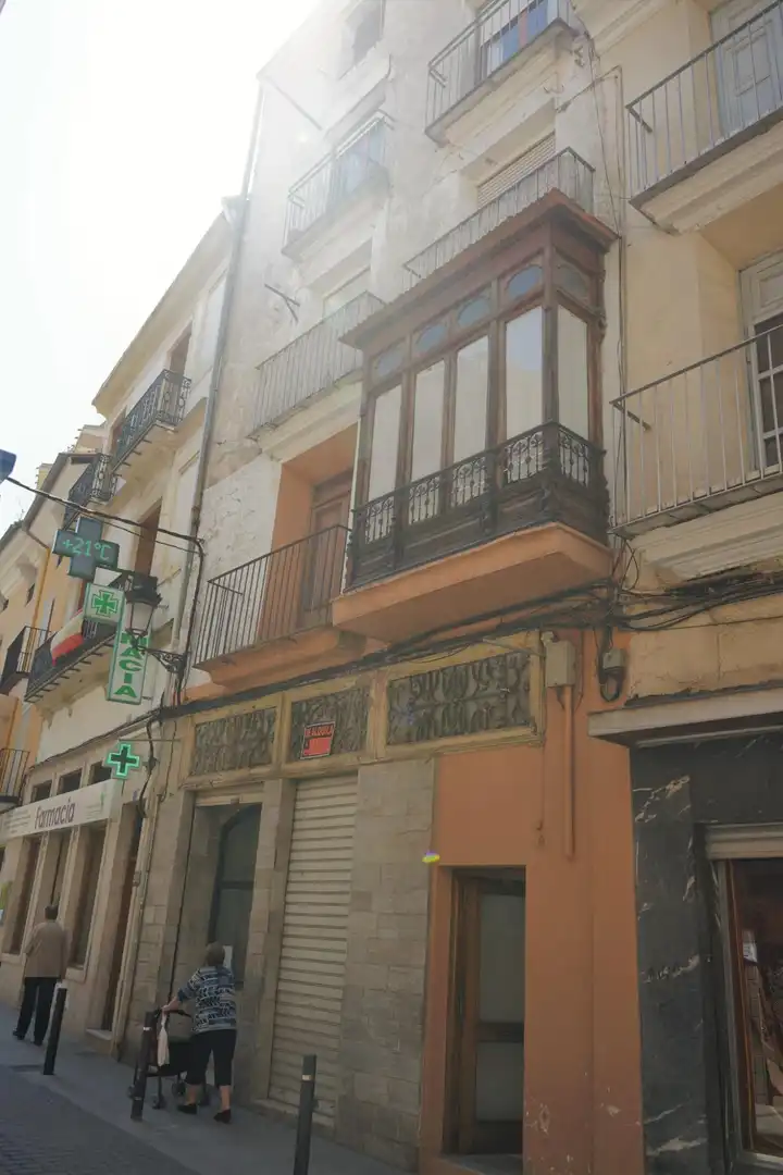 Vista exterior de Pis en venda en Requena amb Traster i Balcó