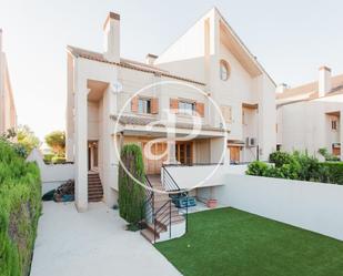 Exterior view of Single-family semi-detached for sale in Bétera  with Air Conditioner, Heating and Private garden
